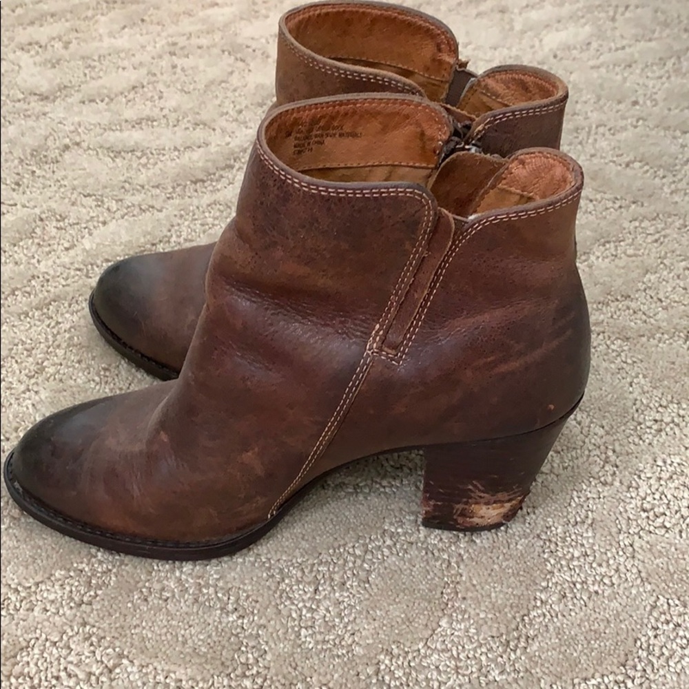 Heeled boots